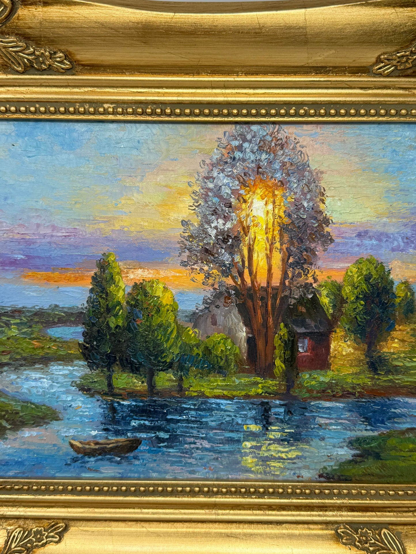 🌅 Cottage by the Shimmering Lake