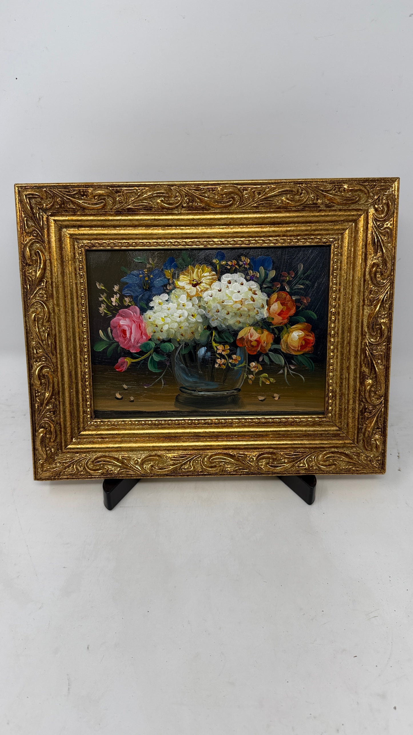 Elegant Hydrangea Floral Bouquet Painting in Ornate Gold Frame, Classic Still Life Wall Art