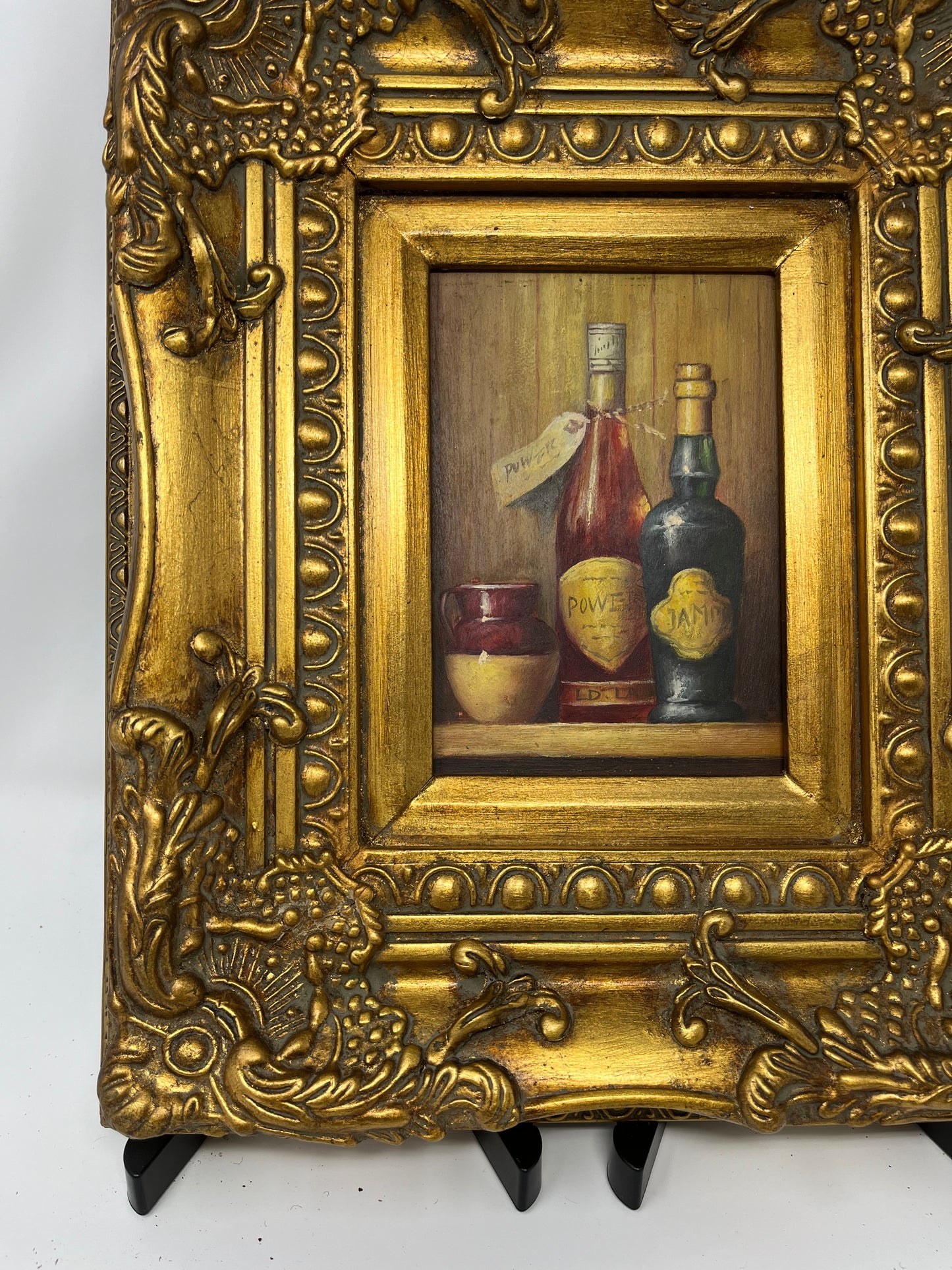 Oil Vinegar with Pot on Display - HeirloomSpace