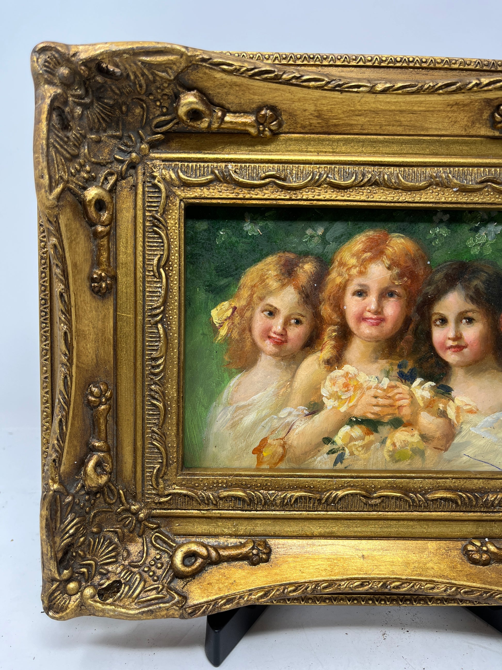 Innocence of Youth Three Cherubs with Roses - HeirloomSpace
