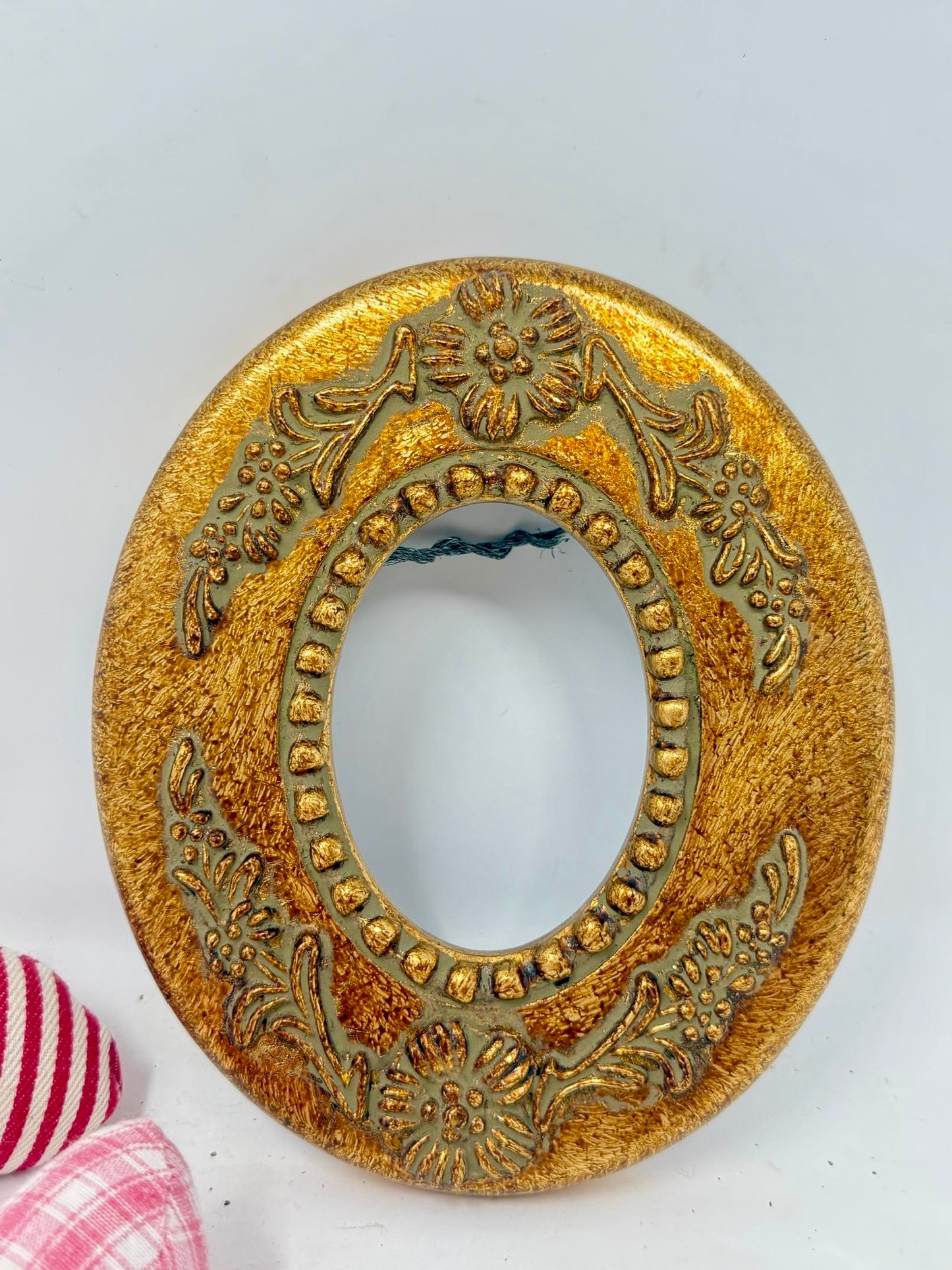 Ornate Oval Gold-Tone Picture Frame | Floral Decorative Frame