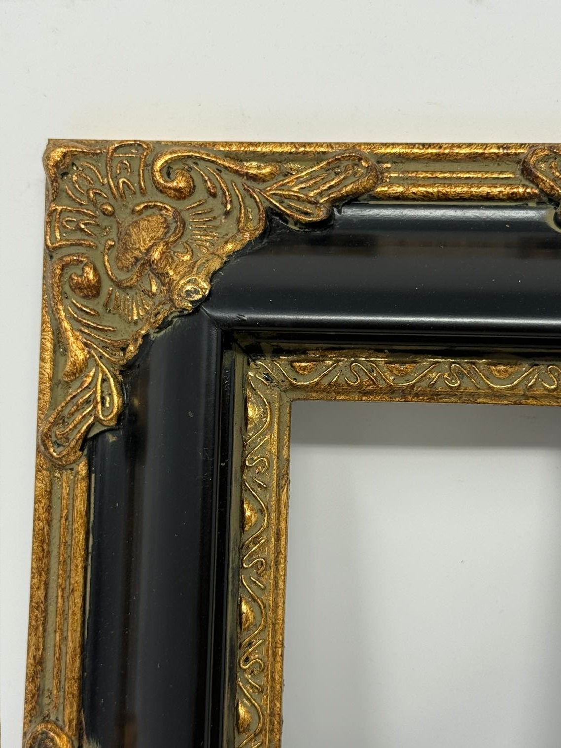 Decorative Black & Gold Picture Frame with Ornate Corner Details
