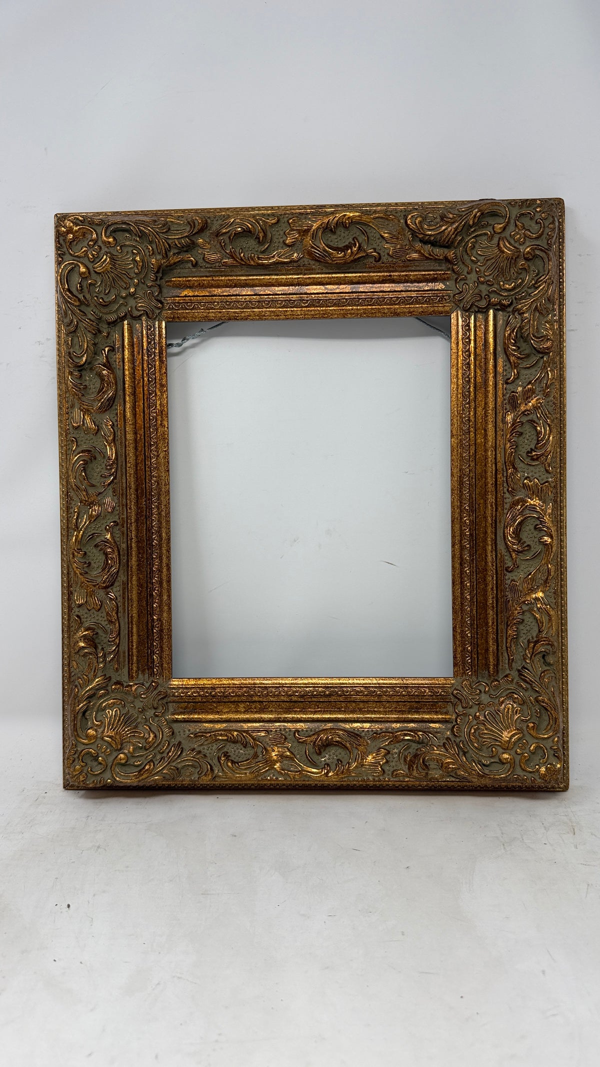 Regency Scroll – Ornate Gold Decorative Frame
