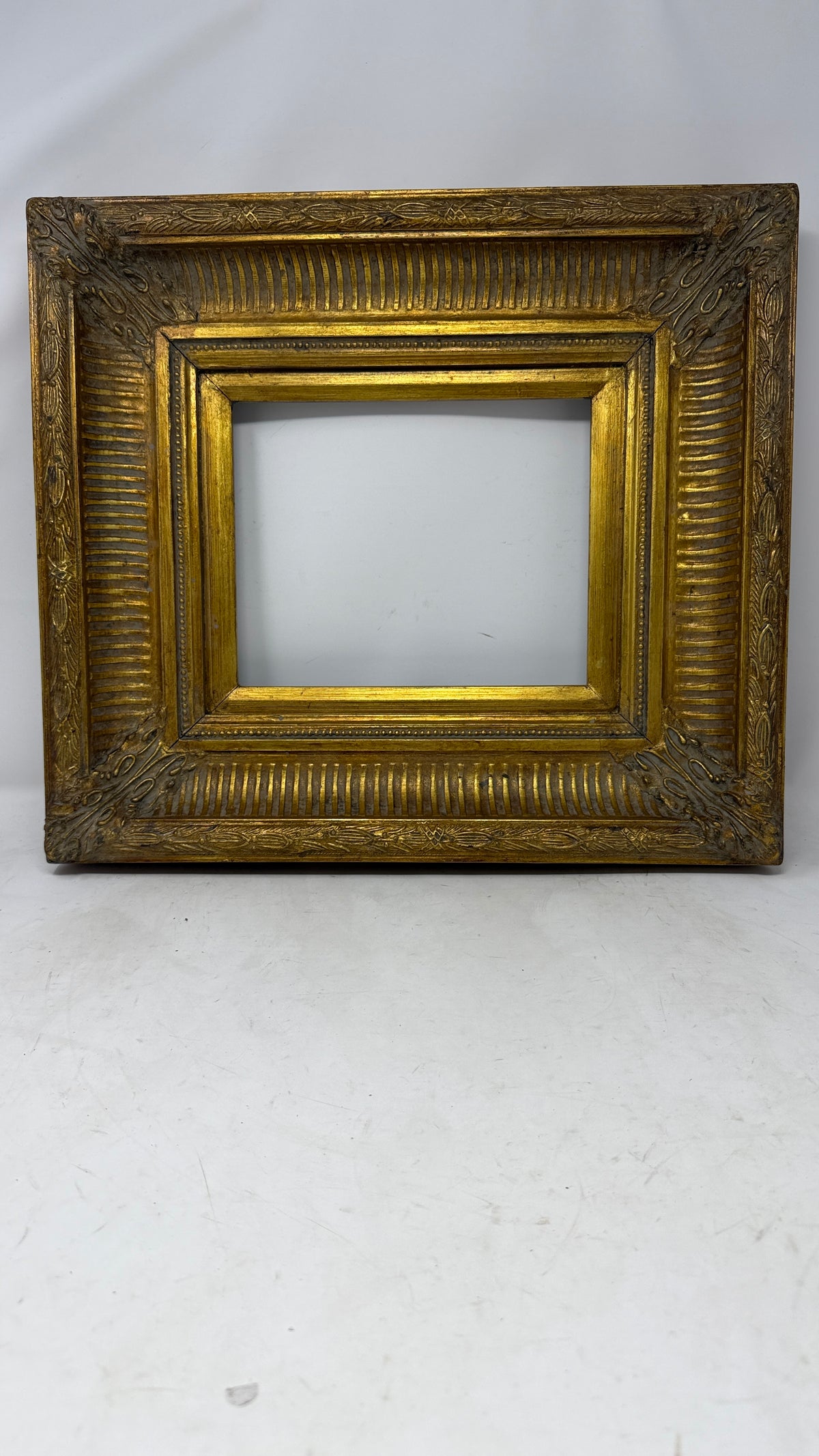 Architectural Gilt – Ornate Gold Decorative Frame
