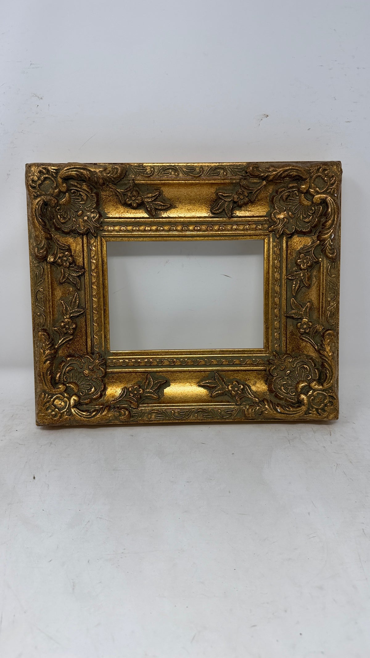 Palace Garden — Ornate Gold-Tone Frame