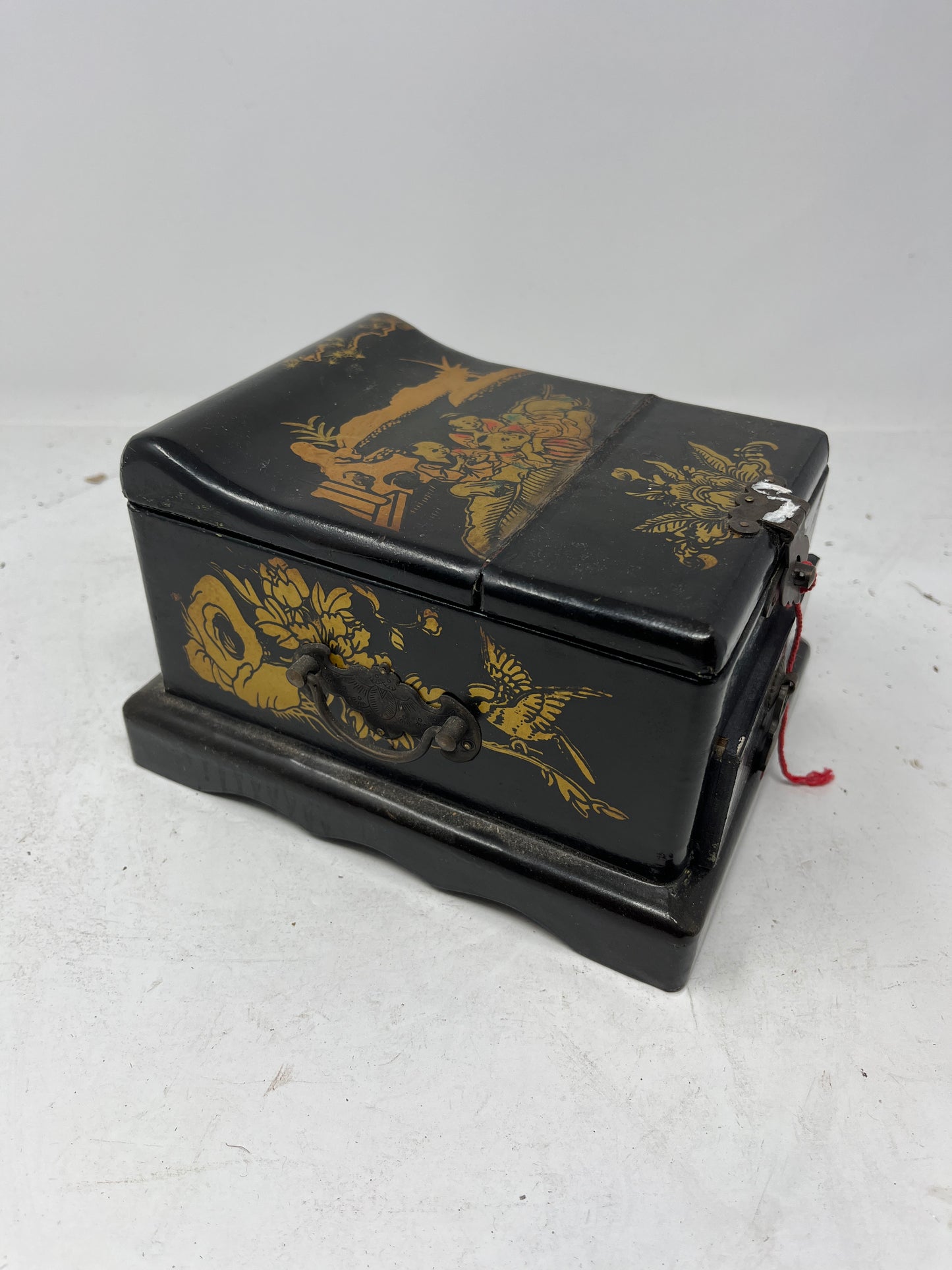 Elegant Vintage Chinese Black Lacquer Jewelry Box with Gold Detailing and Mirror