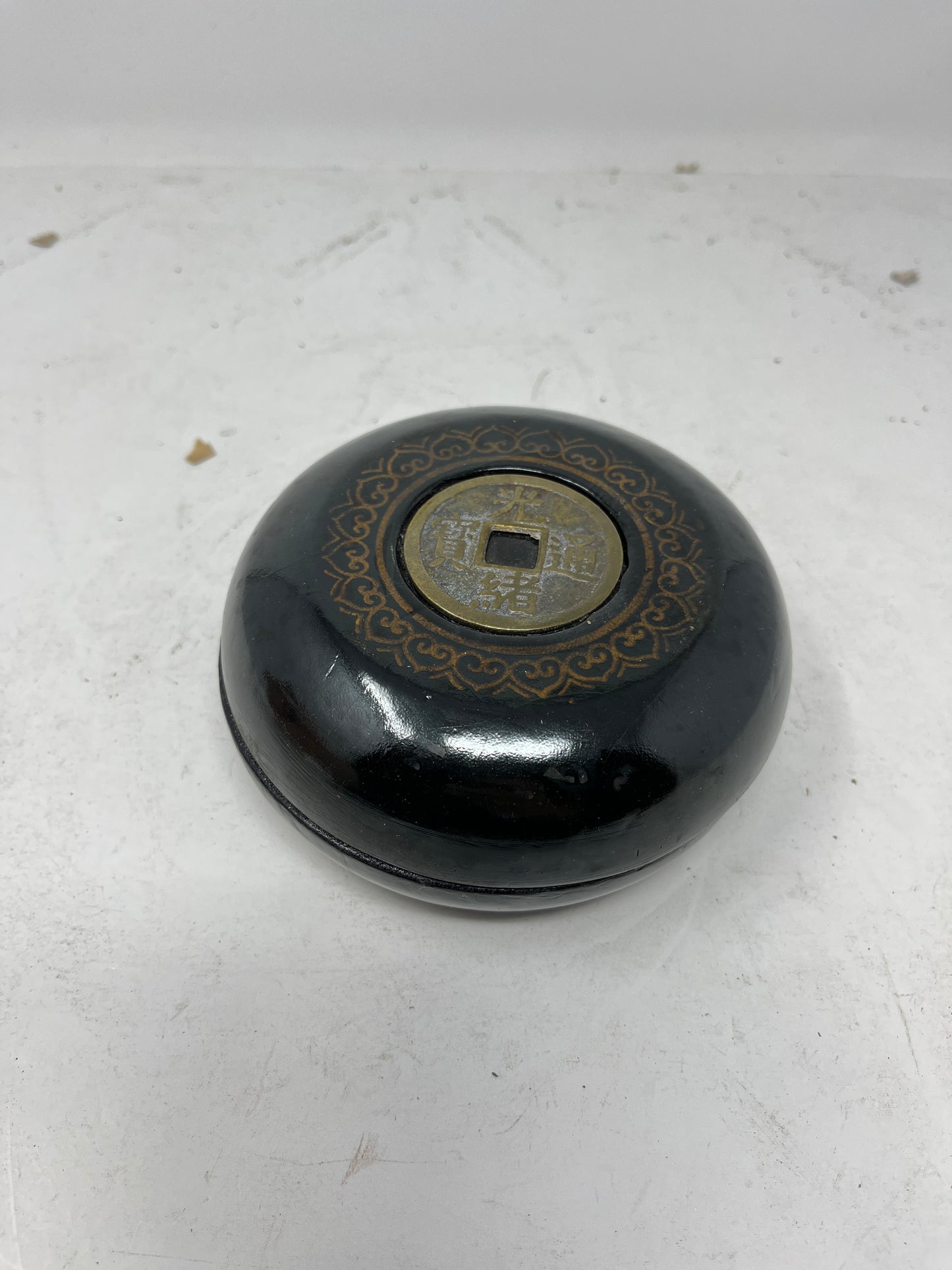 Antique Chinese Feng Shui Compass with Yin-Yang Coin Lid