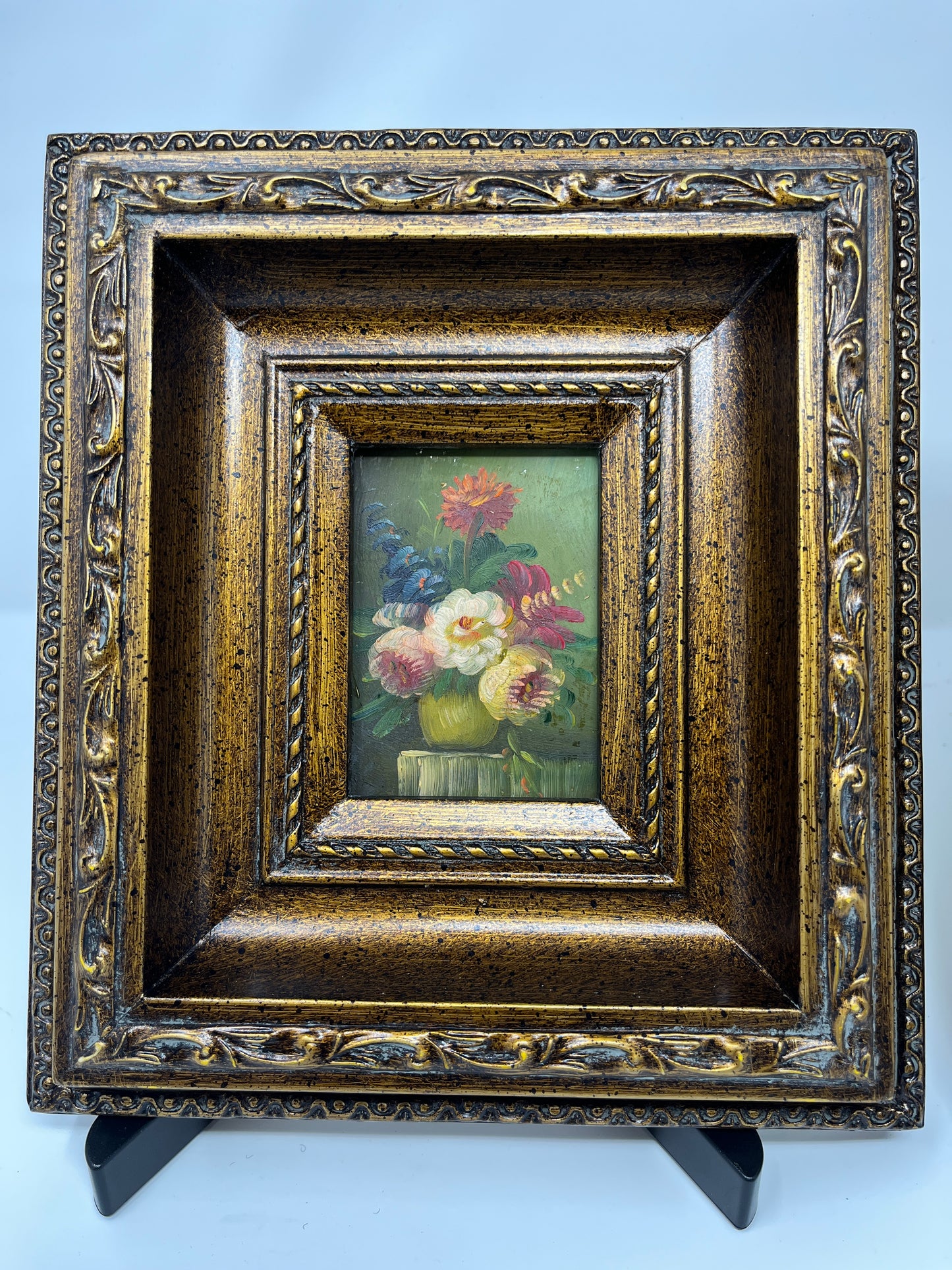 Vintage Floral Bouquets in Elegant Frames – Timeless Charm for Your Collection